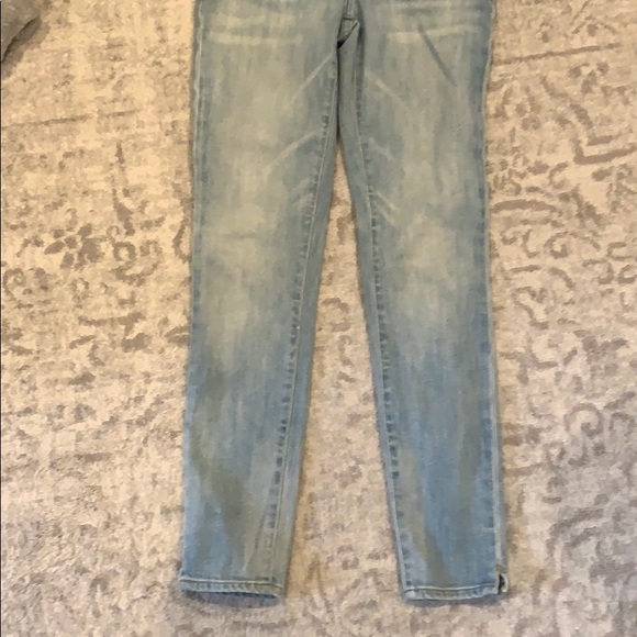 Gold sign light denim jeans - Picture 2 of 5